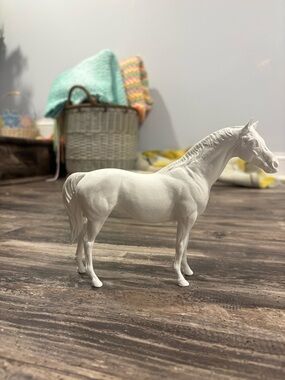 Breyer Classic - Blank and ready for customization